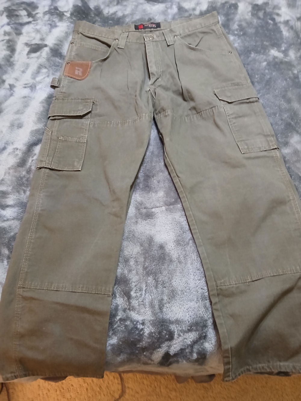 Wrangler Olive Green Men's Cargo Pants with Multiple Pockets